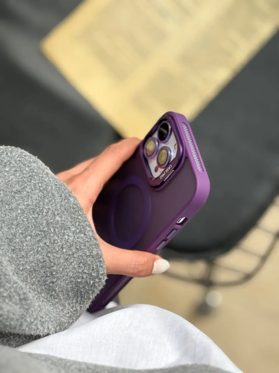 قاب Matte CasePro Lens with MagSafe استند شو با لنز رینگی (کدC1608) - تصویر 4